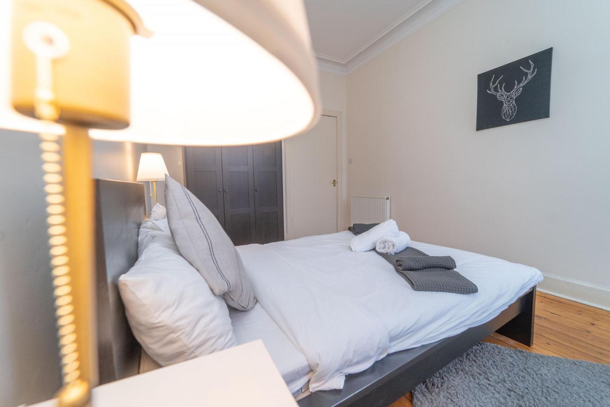 Large City Corner Apartment EDI Eksteriør billede